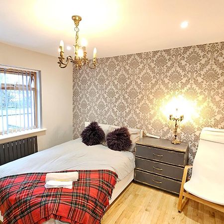Beautiful Guest Rooms, Free Parking, 30Min Heathrow, 40Min Wembley, 60Min Central London Greenford  Εξωτερικό φωτογραφία