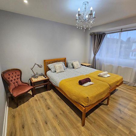 Beautiful Guest Rooms, Free Parking, 30Min Heathrow, 40Min Wembley, 60Min Central London Greenford  Εξωτερικό φωτογραφία