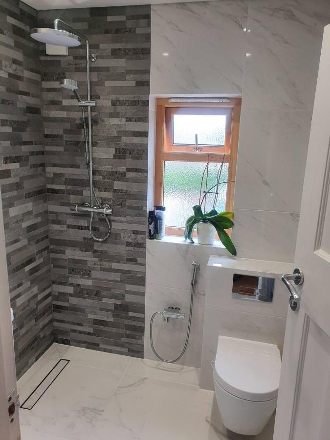 Beautiful Guest Rooms, Free Parking, 30Min Heathrow, 40Min Wembley, 60Min Central London Greenford  Εξωτερικό φωτογραφία