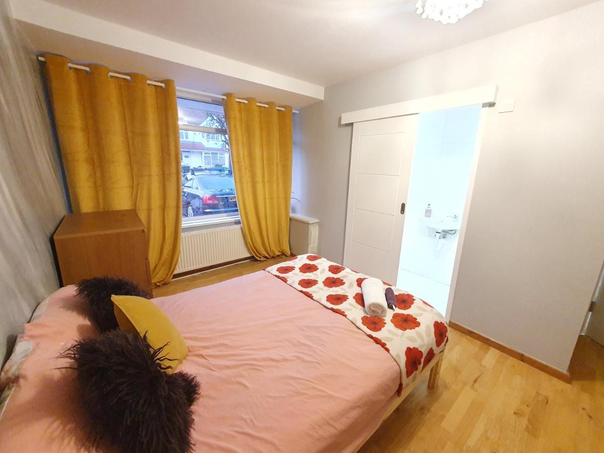 Beautiful Guest Rooms, Free Parking, 30Min Heathrow, 40Min Wembley, 60Min Central London Greenford  Εξωτερικό φωτογραφία