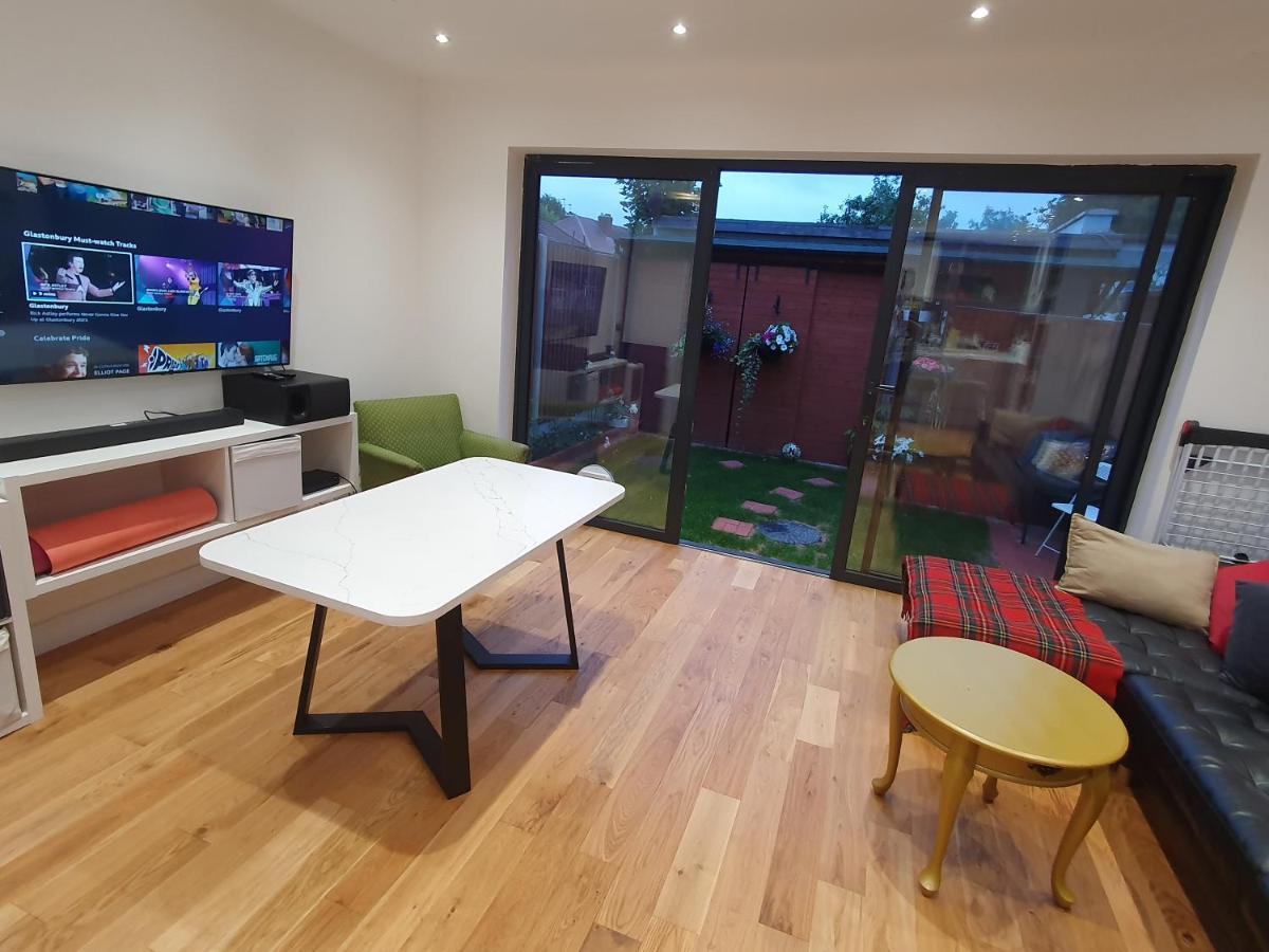 Beautiful Guest Rooms, Free Parking, 30Min Heathrow, 40Min Wembley, 60Min Central London Greenford  Εξωτερικό φωτογραφία