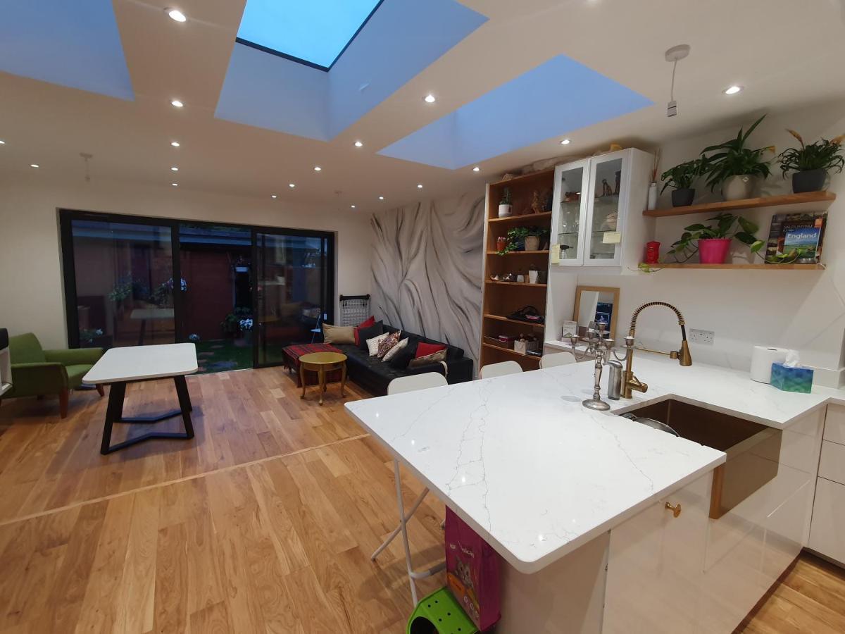 Beautiful Guest Rooms, Free Parking, 30Min Heathrow, 40Min Wembley, 60Min Central London Greenford  Εξωτερικό φωτογραφία