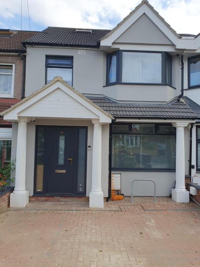 Beautiful Guest Rooms, Free Parking, 30Min Heathrow, 40Min Wembley, 60Min Central London Greenford  Εξωτερικό φωτογραφία