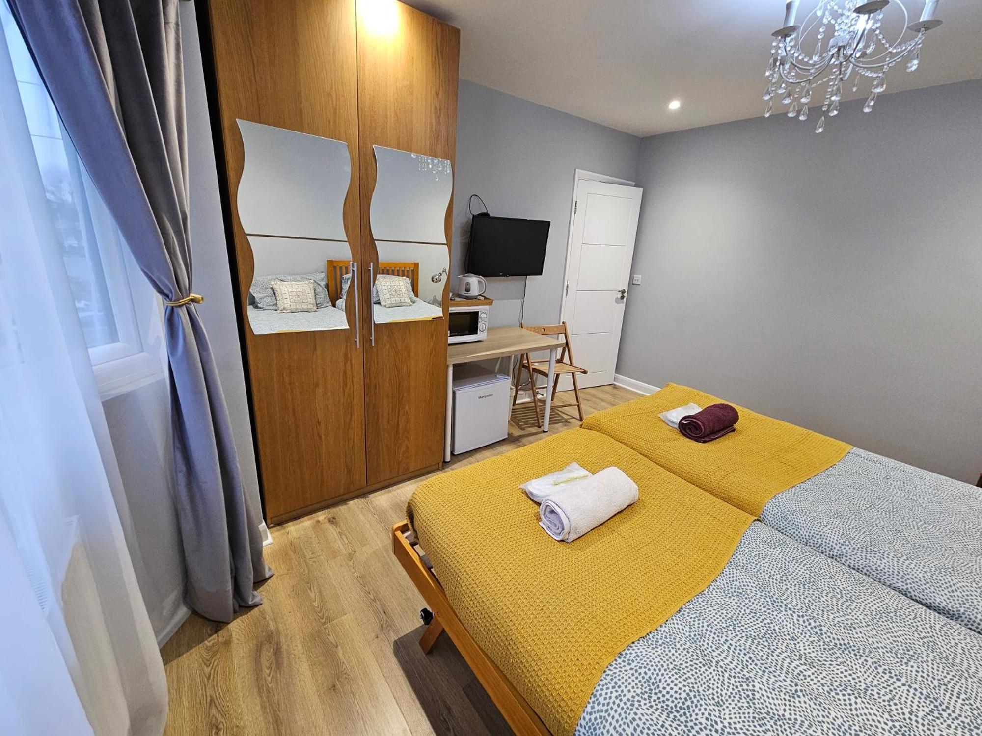 Beautiful Guest Rooms, Free Parking, 30Min Heathrow, 40Min Wembley, 60Min Central London Greenford  Εξωτερικό φωτογραφία